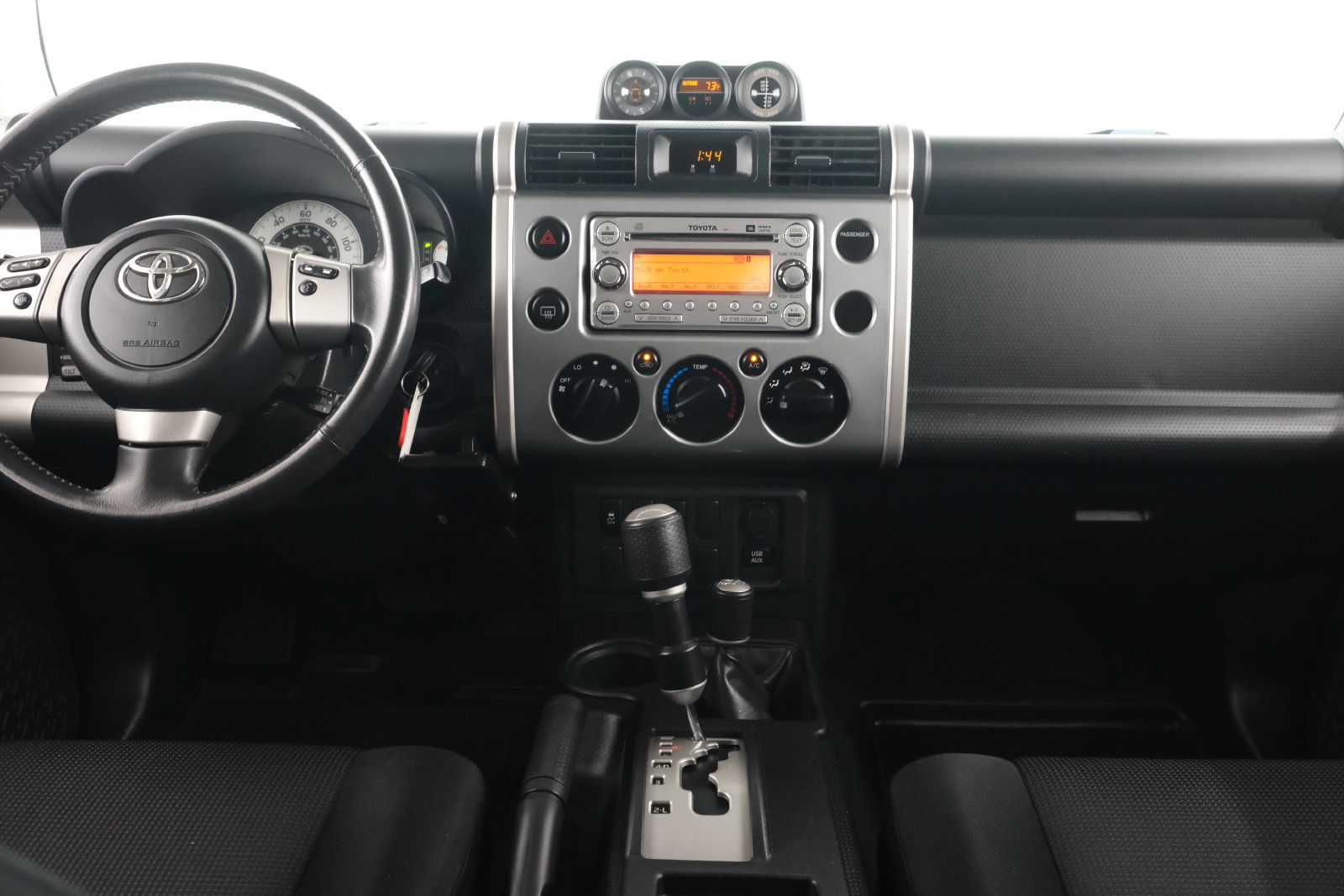 Used 2011 Toyota FJ Cruiser 4WD w/ Upgrade Pkg image 10