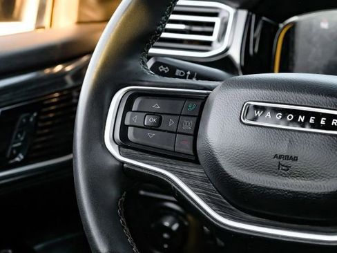 Used 2022 Jeep Wagoneer Series II w/ Rear Seat Video Group 1 image 22