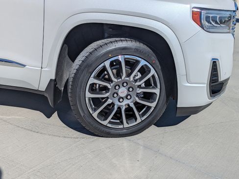 Used 2022 GMC Acadia Denali w/ Denali Ultimate Package image 9