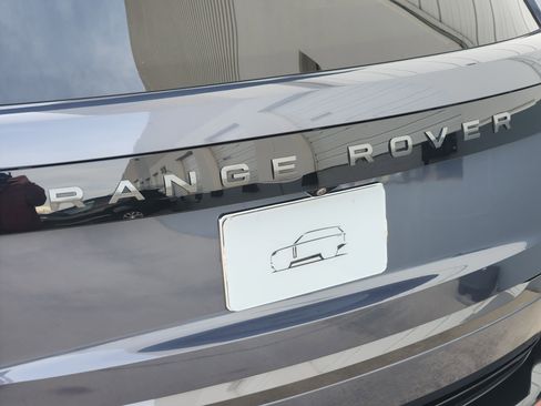 Certified 2025 Land Rover Range Rover SE image 13