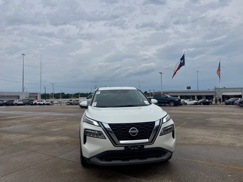 Used 2021 Nissan Rogue SV AWD/4WD image 4