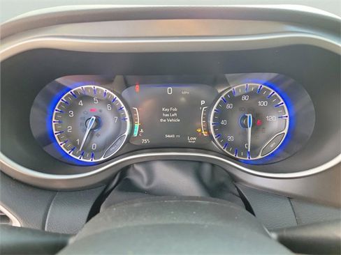 Used 2024 Chrysler Pacifica Touring-L image 20