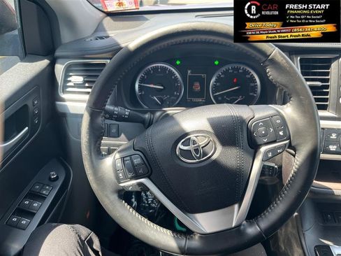 Used 2017 Toyota Highlander Limited w/ Protection Package #3 AWD/4WD image 25