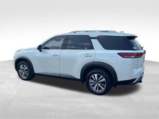 Certified 2023 Nissan Pathfinder SL AWD/4WD video 3