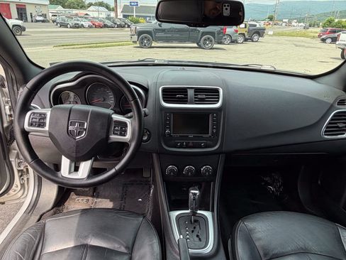 Used 2011 Dodge Avenger Lux FWD image 13