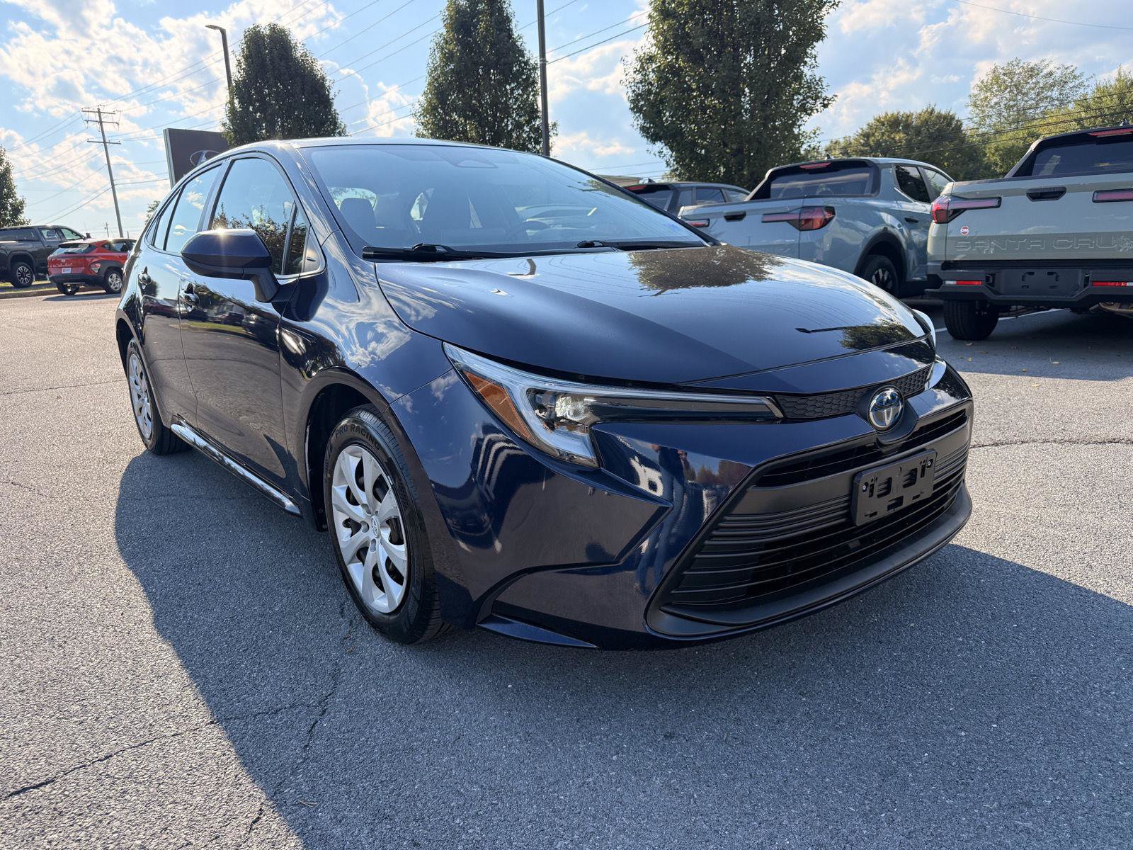 Used 2023 Toyota Corolla LE w/ Carpet Mat Package (TMS) FWD image 2