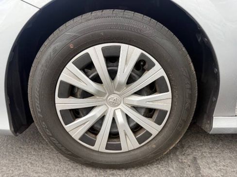 Used 2022 Toyota Camry LE FWD image 10