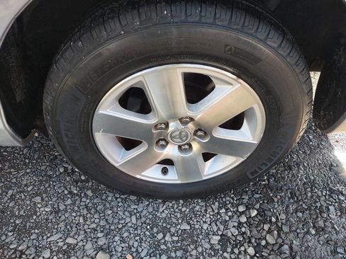 Used 2008 Toyota Sienna XLE image 31