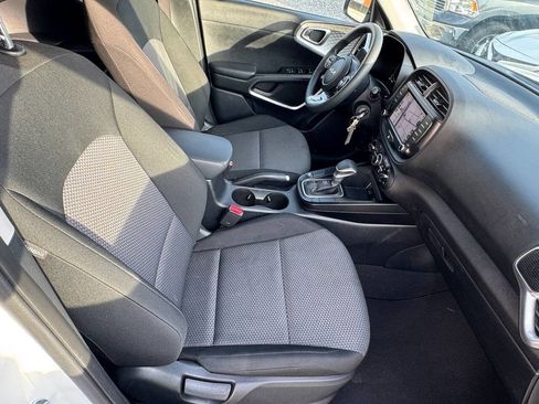 Used 2024 Kia Soul LX w/ Option Group 015 image 21