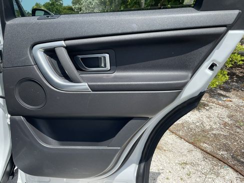 Used 2019 Land Rover Discovery Sport SE AWD/4WD image 22