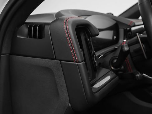 Certified 2025 Porsche Cayenne GTS AWD/4WD image 26
