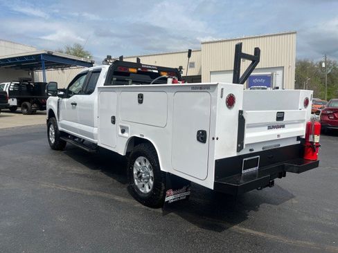 Used 2024 Ford F350 XLT AWD/4WD image 11