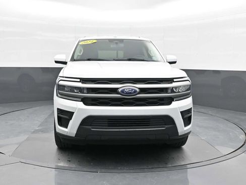 Used 2024 Ford Expedition XLT image 3