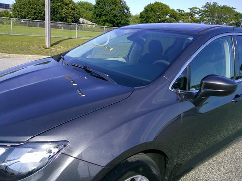 Used 2017 Chrysler Pacifica LX FWD image 14