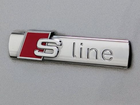 Used 2018 Audi Q3 2.0T Premium Plus w/ Premium Plus Package image 13