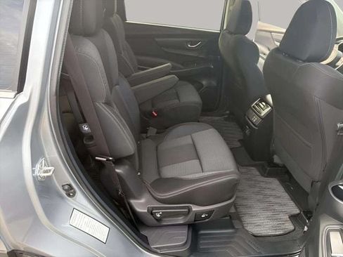 Certified 2025 Subaru Ascent Premium AWD/4WD image 20