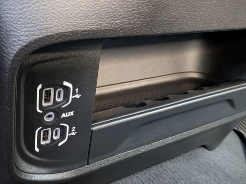 Used 2024 RAM 3500 Tradesman w/ Chrome Appearance Group image 32