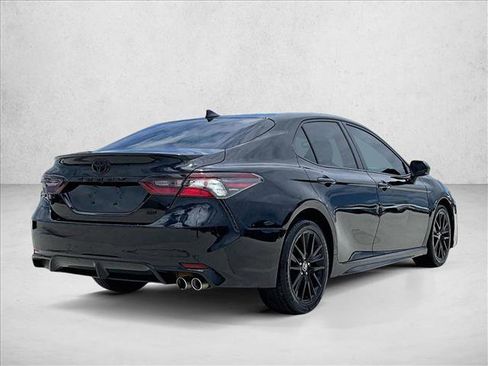 Used 2022 Toyota Camry SE FWD image 2