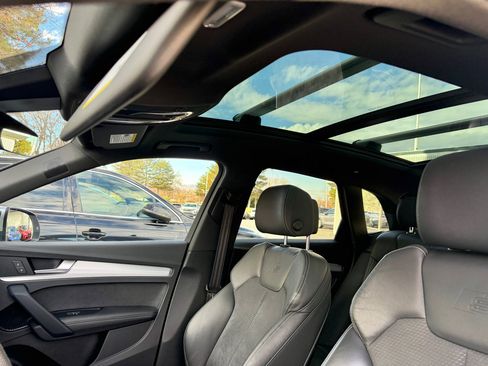 Used 2021 Audi SQ5 Prestige w/ Prestige Package image 3
