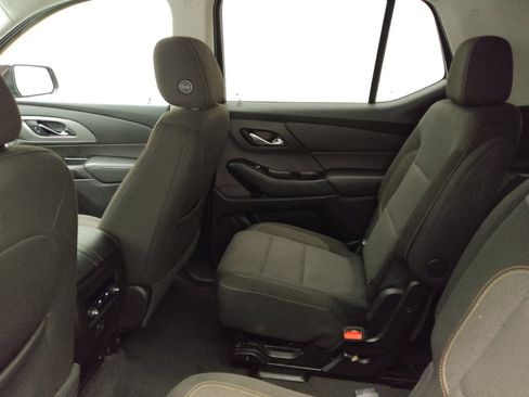Used 2019 Chevrolet Traverse LT FWD image 18