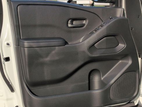 New 2026 Nissan Frontier SV RWD image 12