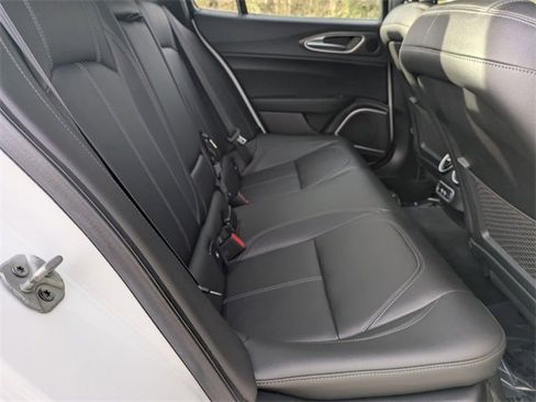 Used 2022 Alfa Romeo Giulia Ti image 27
