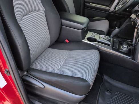 Used 2016 Toyota 4Runner SR5 AWD/4WD image 21