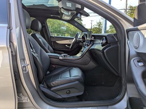 Used 2019 Mercedes-Benz GLC 300 4MATIC image 33