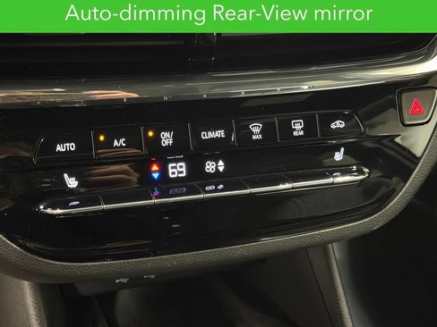 Certified 2025 Buick Envista Avenir FWD image 33