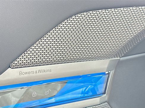 Used 2023 BMW 760i xDrive image 18