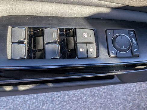 Used 2022 Lexus ES 350 w/ Premium Package image 14