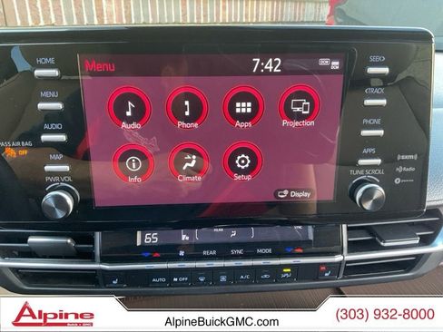 Used 2022 Toyota Sienna XLE image 16