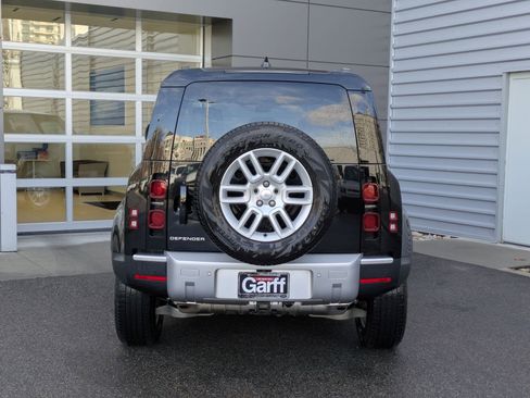 Used 2025 Land Rover Defender 110 S image 5