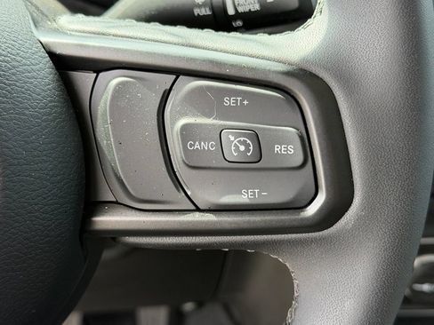 Used 2023 Jeep Gladiator Sport AWD/4WD image 16