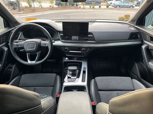 Used 2024 Audi Q5 e Premium Plus w/ Premium Plus Package image 18