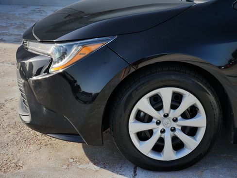 Used 2024 Toyota Corolla LE FWD image 9