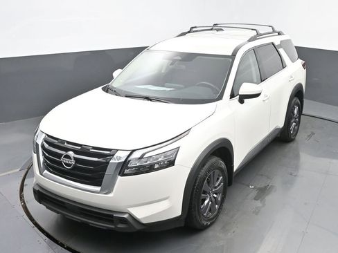 Used 2023 Nissan Pathfinder SV image 38