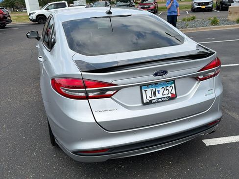 Used 2018 Ford Fusion SE w/ Fusion SE Technology Package FWD image 13