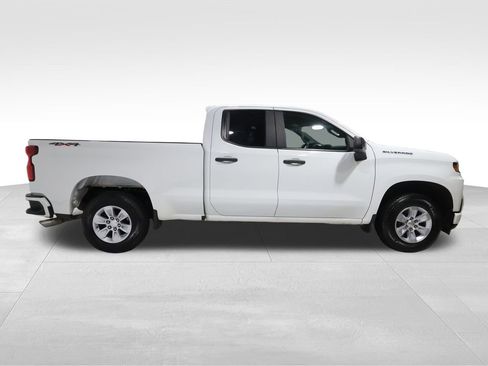 Used 2020 Chevrolet Silverado 1500 Custom w/ Custom Value Package image 4