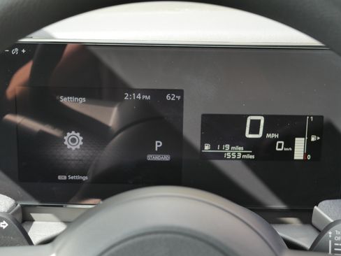 Used 2025 Nissan Kicks SV AWD/4WD image 6