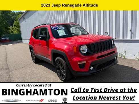 Used 2023 Jeep Renegade Altitude AWD/4WD image 2