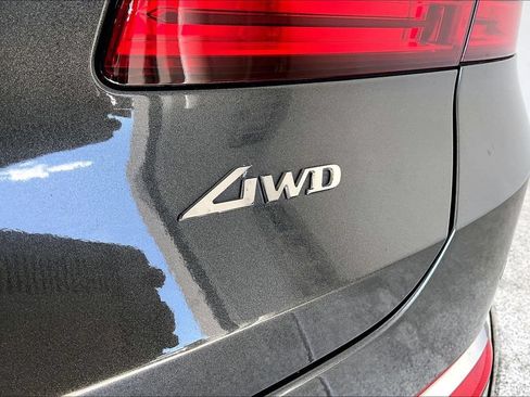 Used 2025 Genesis GV80 2.5T Standard AWD/4WD image 41