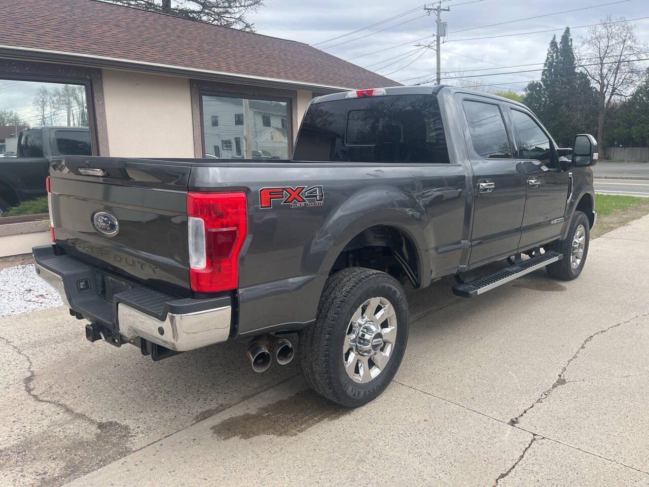 Used 2019 Ford F350 XLT w/ XLT Premium Package AWD/4WD image 2