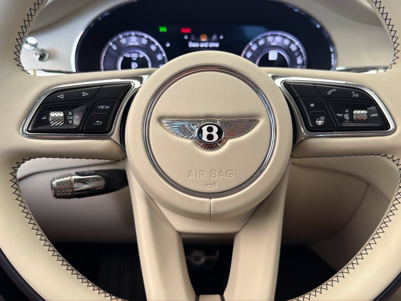 Used 2025 Bentley Flying Spur Plug-In Hybrid AWD/4WD image 30