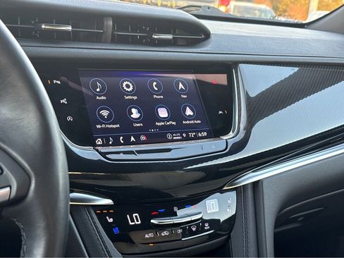 Used 2024 Cadillac XT6 Sport w/ Technology Package image 37