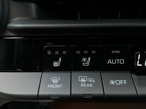 New 2025 Toyota Crown Signia image 30