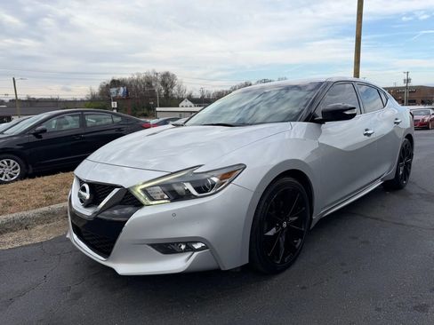 Used 2017 Nissan Maxima SR w/ Midnight Edition image 3
