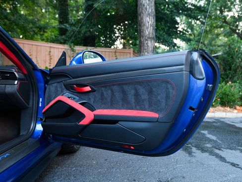 Used 2018 Porsche 911 GT2 RS image 27