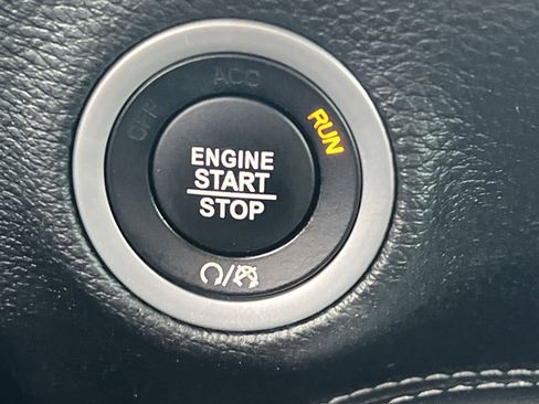 Used 2021 Dodge Challenger SXT w/ Blacktop Package image 5