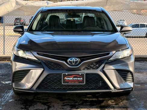 Used 2020 Toyota Camry SE image 5